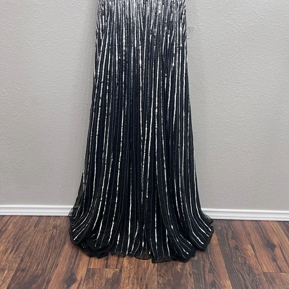 NEW $698 MAC DUGGAL 5568  BLACK SILVER SEQUINED CUTOUT V-NECK LACE UP GOWN Sz 12